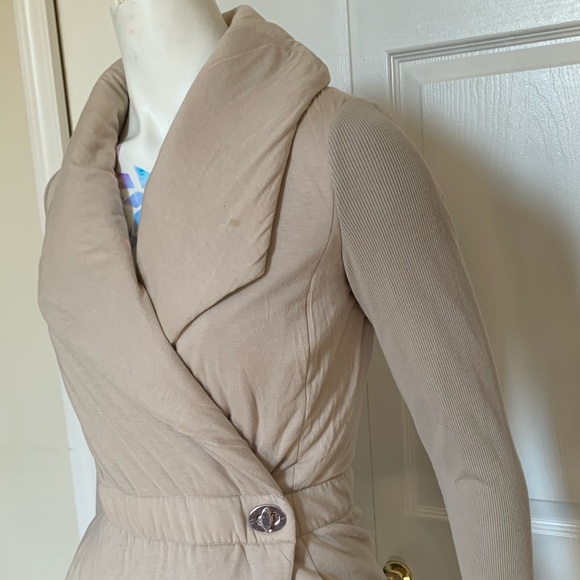 Armani exchange tan coat with silver clasp - Picture 2 of 3